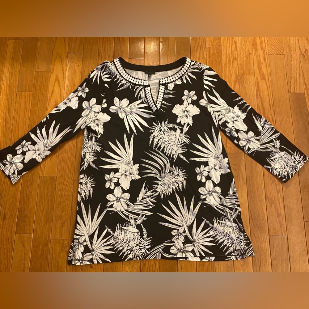 TALBOTS SPLIT NECK TUNIC WITH SIDE SLITS